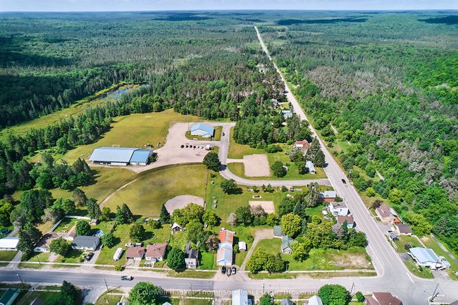 2148 Stisted Rd S, House other with 3 bedrooms, 2 bathrooms and 6 parking in Sprucedale ON | Image 24