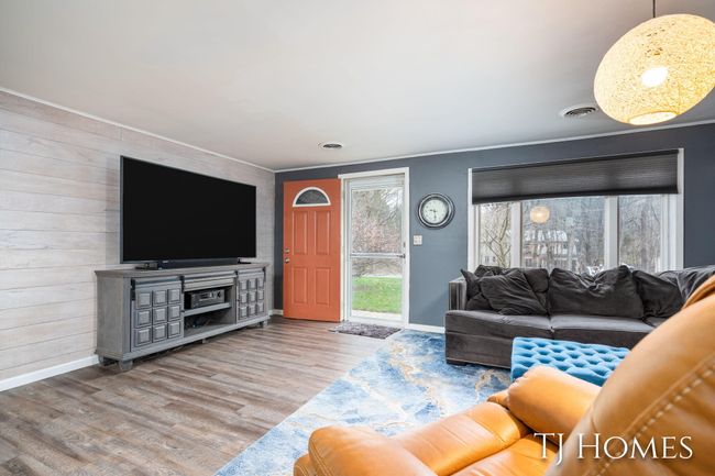 15-web-or-mls-2215 Maguire-10 | Image 8