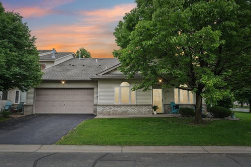 1118 Crystal Pl W, Chaska, MN, 55318-2248 | Card Image