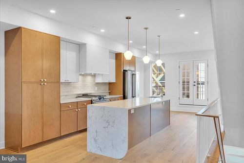 522 S 17th St, PHILADELPHIA, PA, 19146-1558 | Card Image