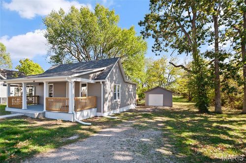 704 W 2nd St, Lebanon, MO, 65536-2914 | Card Image