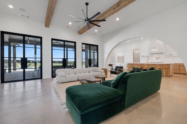 Family Room | Image 20