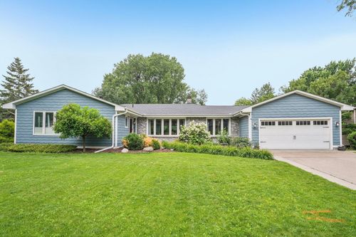 9532 Yosemite Rd, Bloomington, MN, 55437-1924 | Card Image