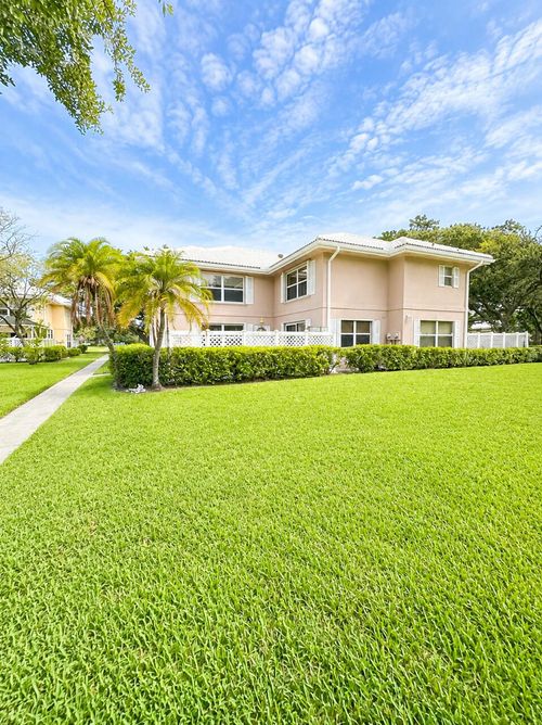 3115 Kingston Ct, West Palm Beach, FL, 33409-7517 | Card Image