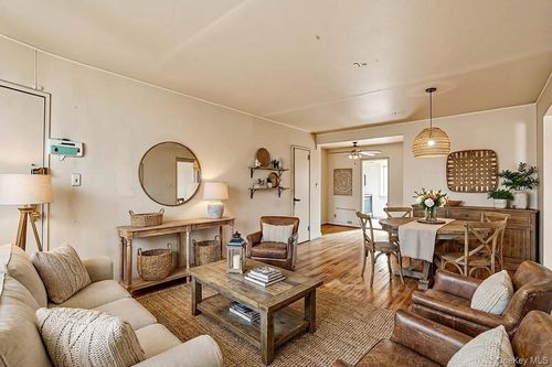 223a-152-10 Melbourne Avenue, New York, NY, 11367 | Card Image