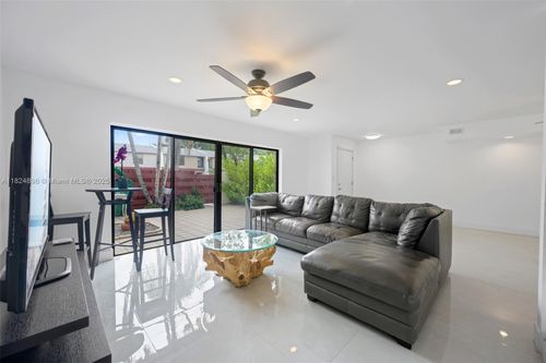 245-3896 Meadow Ln, Hollywood, FL, 33021-2645 | Card Image