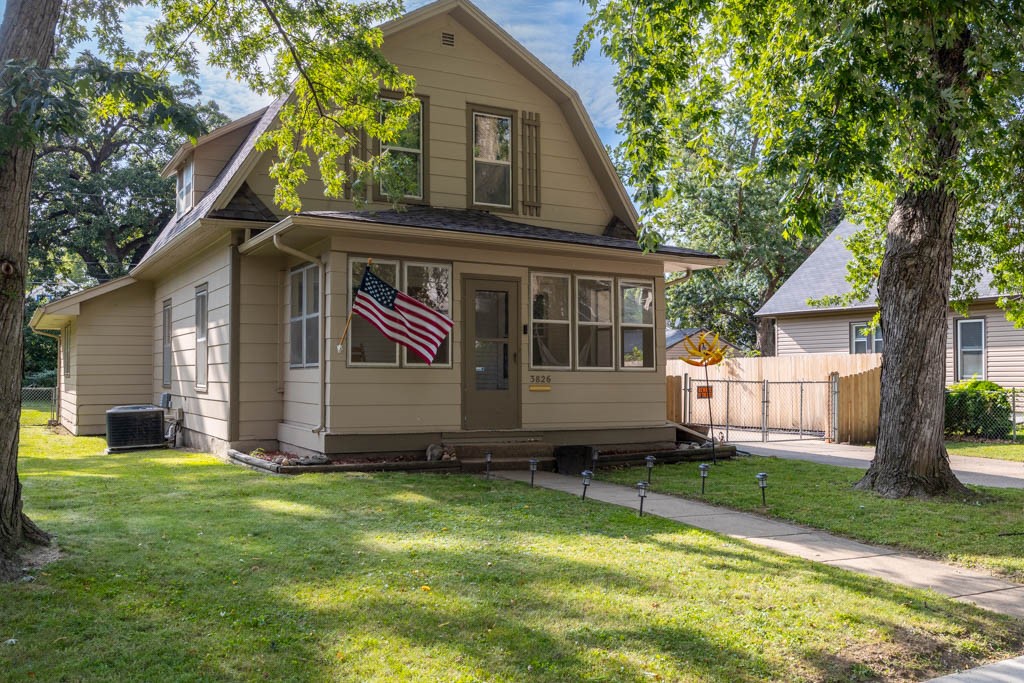 9th St, Des Moines, IA 50313