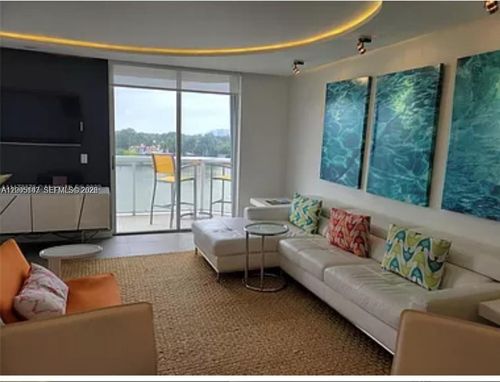604-5880 Collins Ave, Miami Beach, FL, 33140-2201 | Card Image