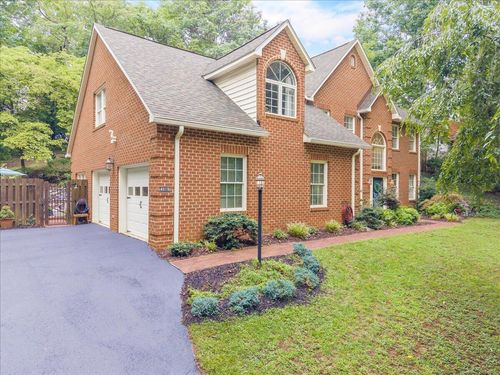 4809 Greenlee Rd Sw, Roanoke, VA, 24018-1755 | Card Image