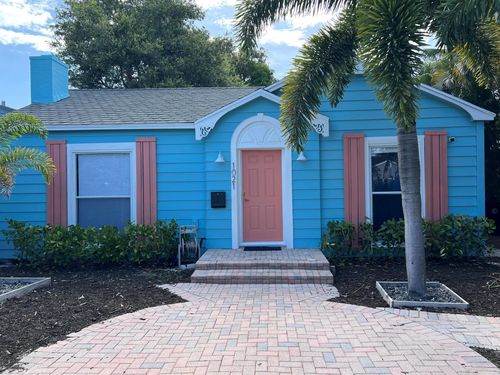 1021 N Palmway, Lake Worth, FL, 33460-2313 | Card Image