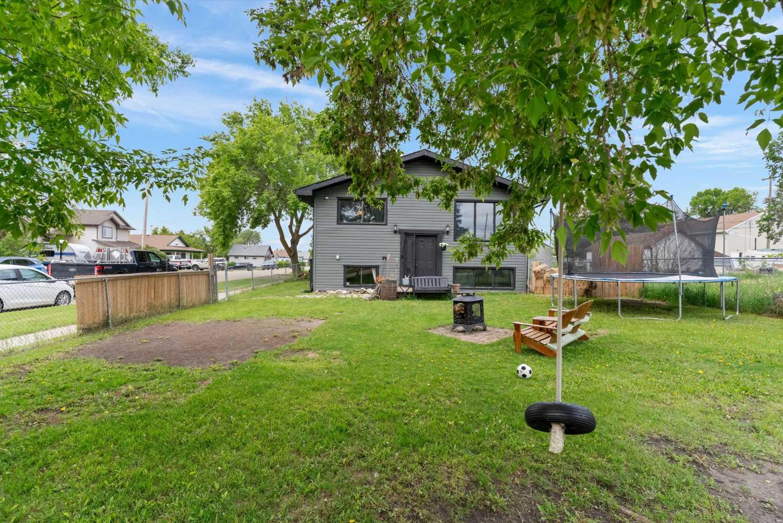 Residential in Hay Lakes 3