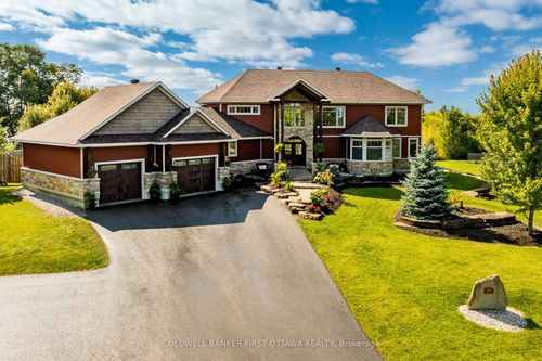 225 Hillcrest Dr, Almonte, ON, K0A1A0 | Card Image