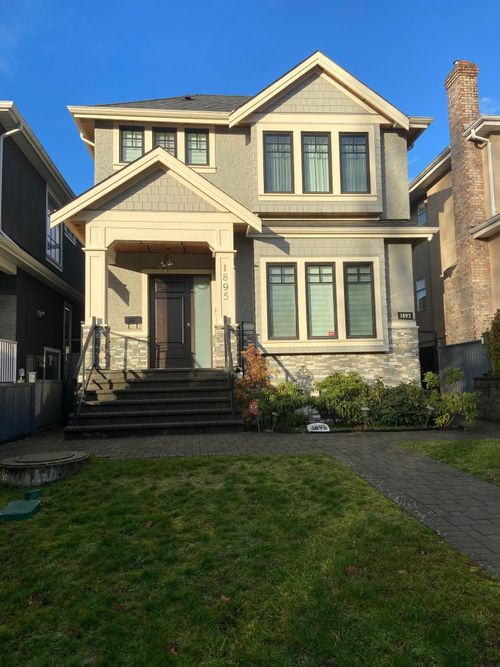 {{alt}} | Card Image