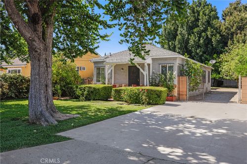 16005 Wyandotte St, Lake Balboa, CA, 91406-3039 | Card Image