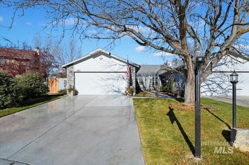 1981 N Interlachen Way, Meridian, ID, 83646-1008 | Card Image