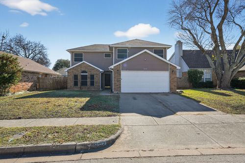 2545 Forest Creek Dr, Fort Worth, TX, 76123-1157 | Card Image
