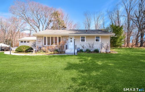 16 Featherbed Ln, Branford, CT, 06405-6115 | Card Image