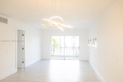 apt-306-220 Sw 9th Ave, Hallandale Beach, FL, 33009-5240 | Card Image