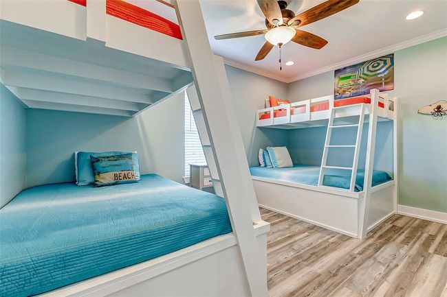 978 Seadrift Dr, House other with 3 bedrooms, 2 bathrooms and null parking in Crystal Beach TX | Image 25