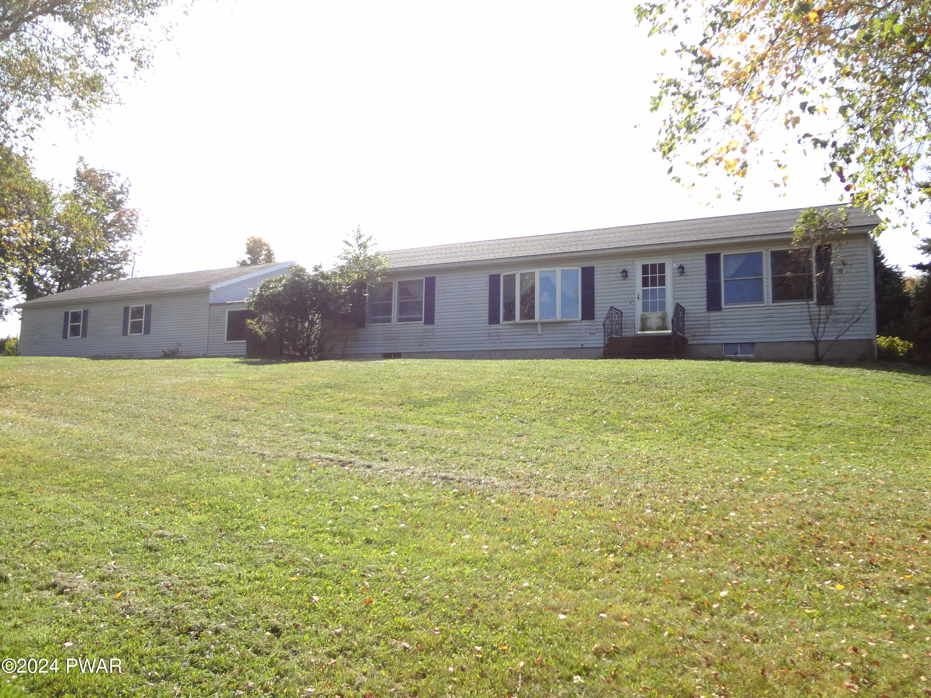 Grace View Ln, Greentown, PA 18426