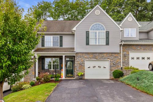 67 Villa View Dr, STAUNTON, VA, 24401-5680 | Card Image