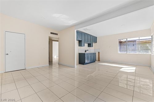 2204 S 15th St, Las Vegas, NV, 89104-3404 | Card Image