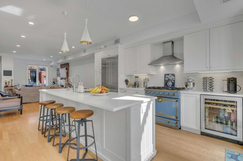 157 8th St, Hoboken, NJ, 07030-4161 | Card Image