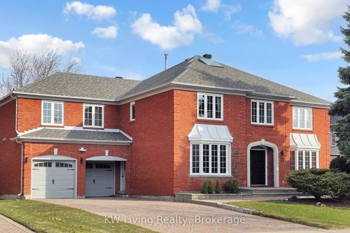 22 Ardwold Gate, Richmond Hill, ON, L4B2K2 | Card Image