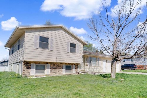830 Colby Rd, Waterloo, IA, 50701-5202 | Card Image
