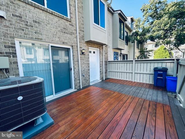 Chadburn Pl, Montgomery Village, MD 20886