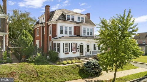 1418 Pine St, NORRISTOWN, PA, 19401-3211 | Card Image