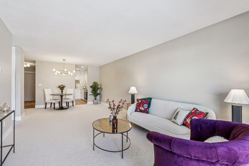 303 E Henry Clay St, Whitefish Bay, WI, 53217-5573 | Card Image