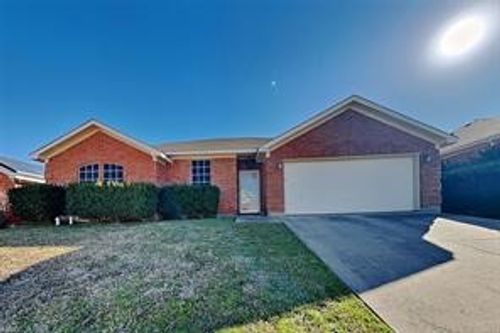 7917 Mourning Dove Dr, Arlington, TX, 76002-4195 | Card Image