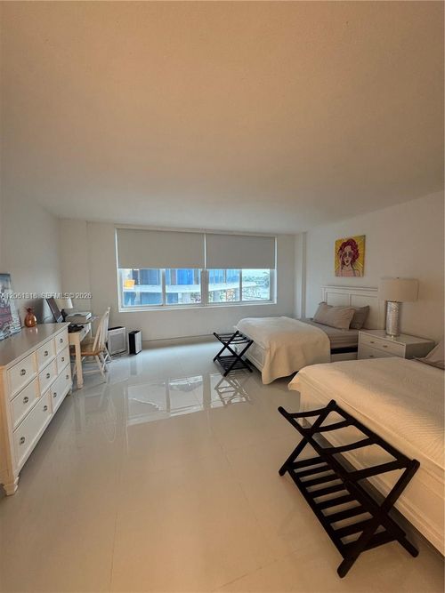 334-5401 Collins Ave, MIAMI BEACH, FL, 33140-2573 | Card Image