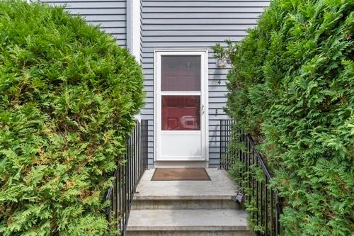 24-24 Pinecrest Vlg, Hopkinton, MA, 01748-2172 | Card Image