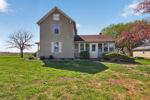 2717 E Airline Hwy, Waterloo, IA, 50703-9589 | Card Image