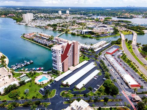 apt-706-7300 Sun Island Dr S, SOUTH PASADENA, FL, 33707-4480 | Card Image