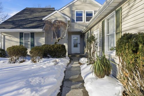 1 Northumberland Dr, Shoreham, NY, 11786-2000 | Card Image