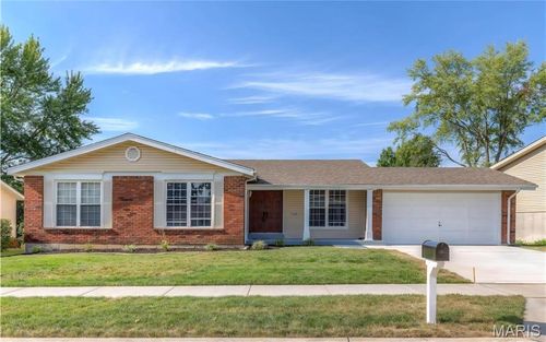 15324 Appalachian Trl, Chesterfield, MO, 63017-1941 | Card Image