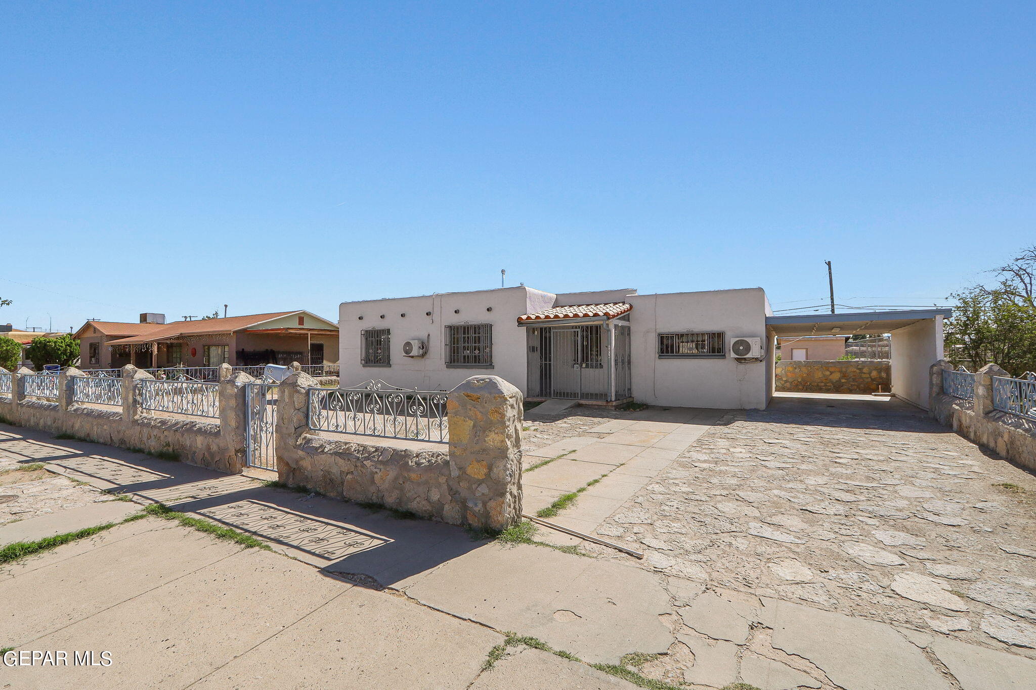 Carpenter Dr, El Paso, TX 79915