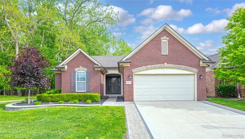 30278 Bradmore Rd, Warren, MI, 48092-6313 | Card Image