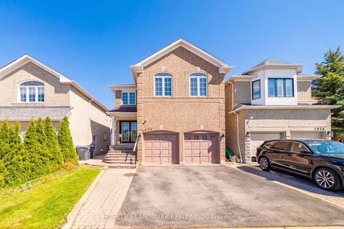 1034 Blueheron Blvd, Mississauga, ON, L5V2J8 | Card Image