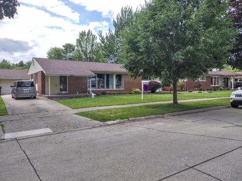 2410 Middlefield Rd, Trenton, MI, 48183-2454 | Card Image