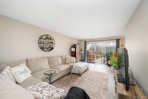 308 Misty Hills Ln, Carmel, NY, 10512-6157 | Card Image