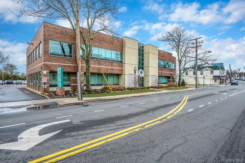 180 E Main Street, Islip, NY, 11706 | Card Image