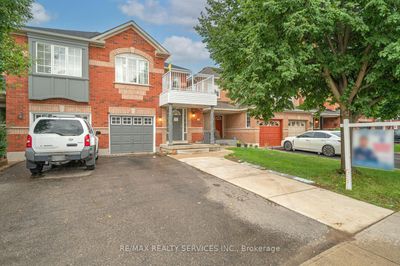 80 Winners Cir, Home with 3 bedrooms, 4 bathrooms and 5 parking in Brampton ON | Image 2