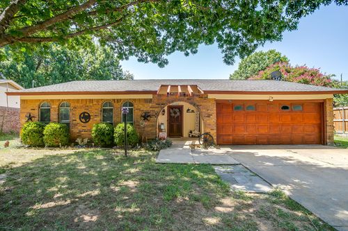 731 Nw Wood St, Burleson, TX, 76028-2618 | Card Image