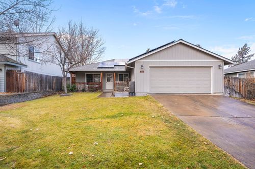 795 Ne Mason Rd, Bend, OR, 97701-7644 | Card Image