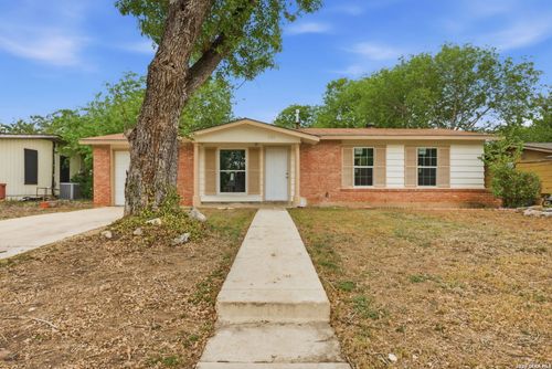 221 Park Ln, Universal City, TX, 78148-4122 | Card Image