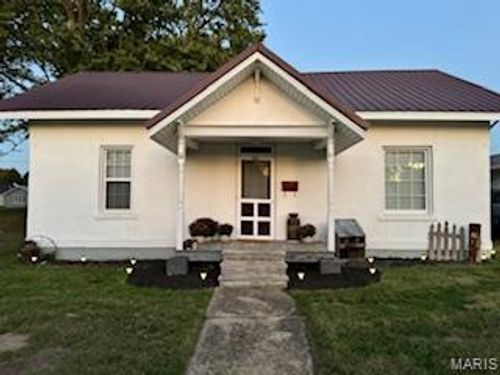 215 S Cuivre St, Bowling Green, MO, 63334-2210 | Card Image